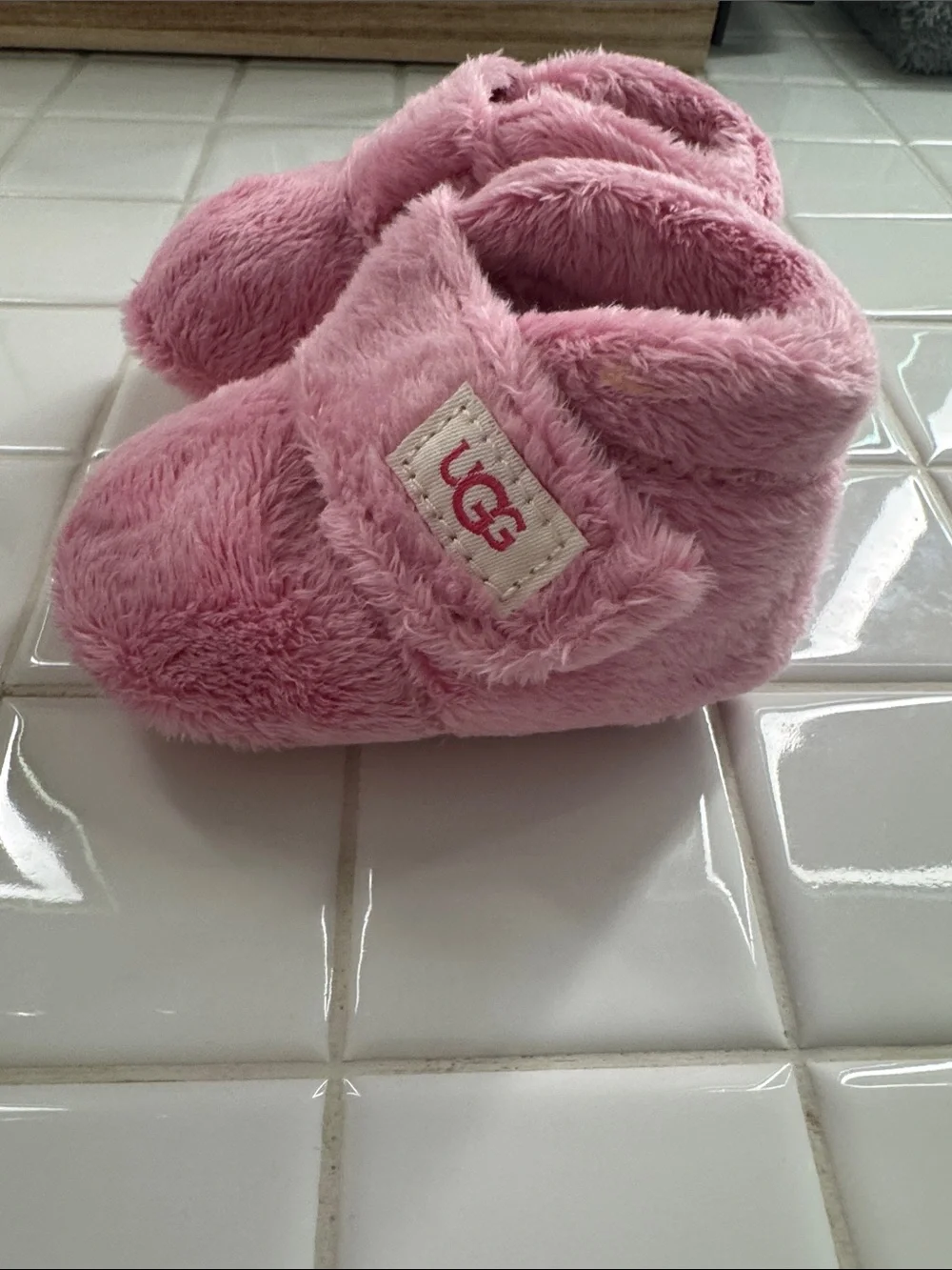 UGG Pink Bootie Slippers for baby-2 sets